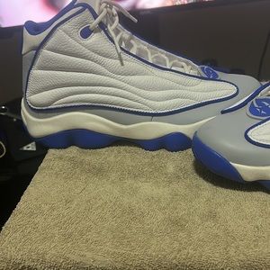 Jordan pro strong “white hyper royal”